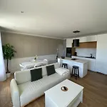 Belle Escale By Lv