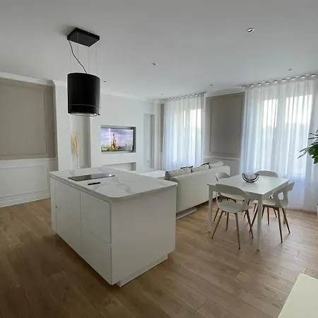 Belle Escale By Lv *